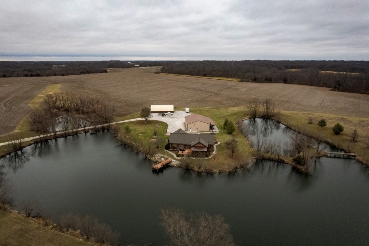 Home & 17 Acres For Sale Adams County, Illinois
